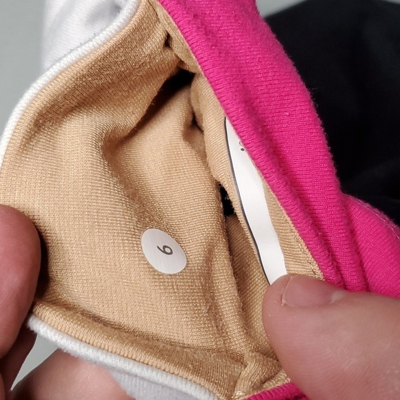 Lululemon black size 6 cropped leggings - Picture 6 of 6